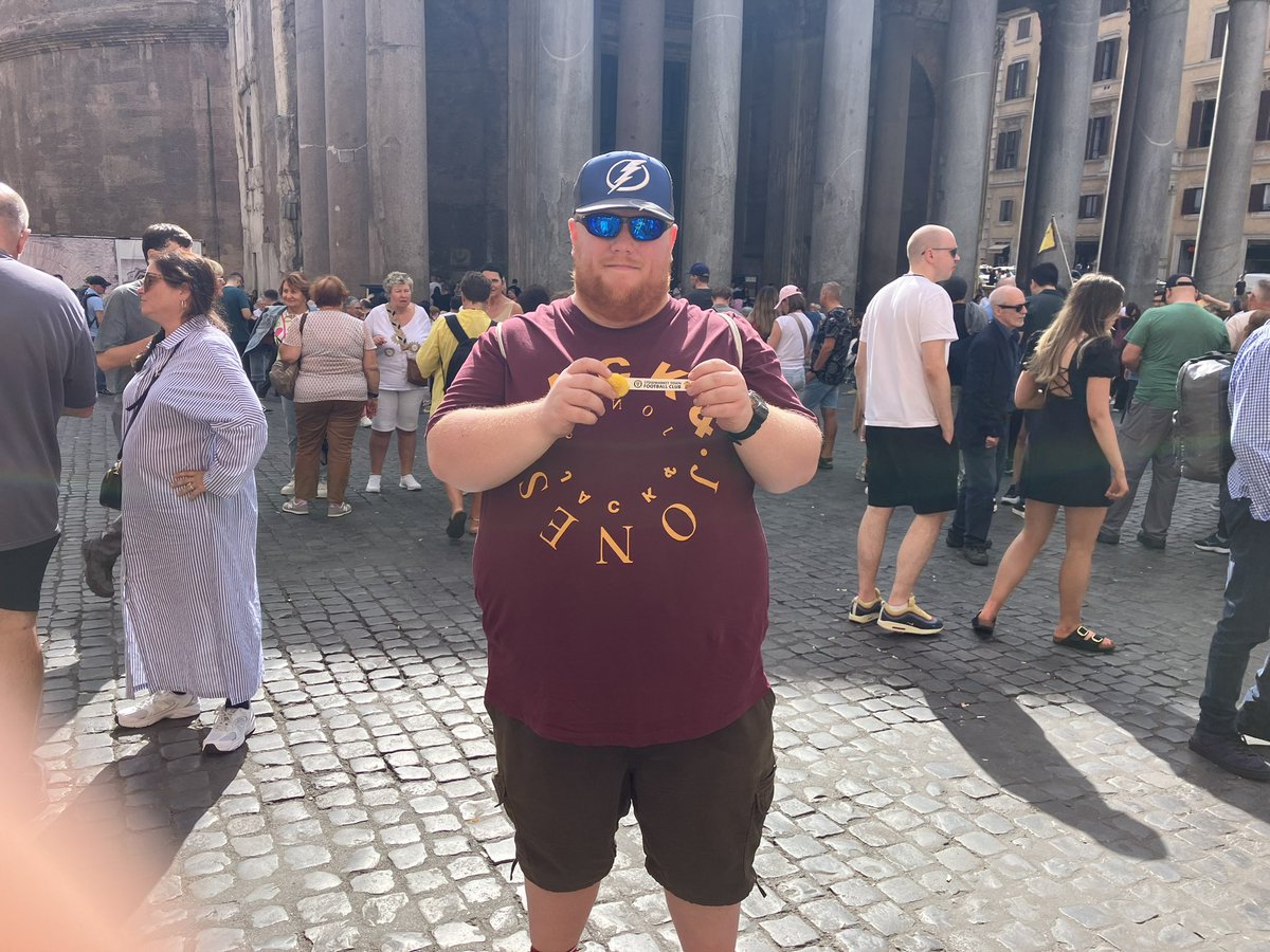 mattyudall's tweet photo. #StowBug on tour in Rome once again today. Much better weather, nearly 20000 steps taken visiting the Trevi Fountain, Pantheon and Spanish Steps. https://t.co/oNowUJ421c