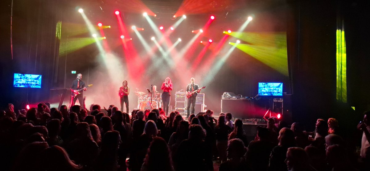 RobvanNimwegen's tweet photo. Te gek optreden gehad met JukeboxLive @victorie Alkmaar bedrijfsfeest 
's HeerenLoo https://t.co/uny4vUnPxO