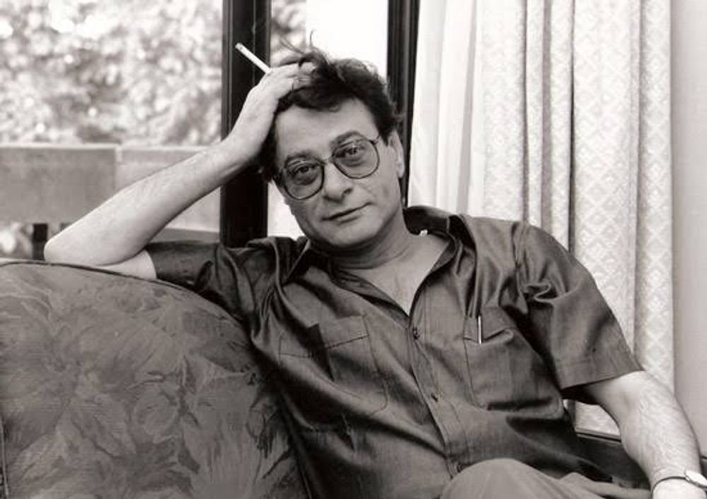 "Se as oliveiras conhecessem as mãos que as plantaram, seu azeite se transformaria em lágrimas."  

Mahmud Darwich, Poeta nacional da Palestina 🇵🇸