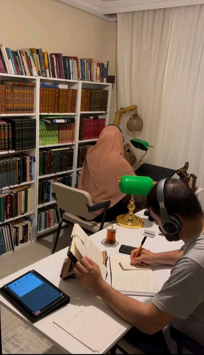 مَلَك ' tweet media