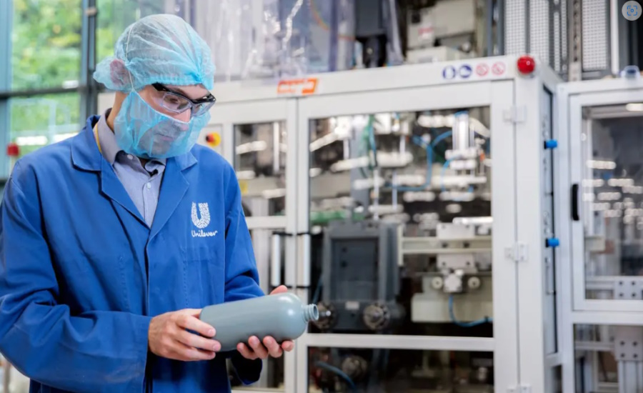 PackStrat's tweet image. Unilever today issued an update on its efforts to develop new sustainable packaging materials and technologies. The company’s aims include increasing the use of recycled plastic content.
#pcr #plasticsrecycling #compostablepackaging #flexiblepackaging
brnw.ch/21wNC9f