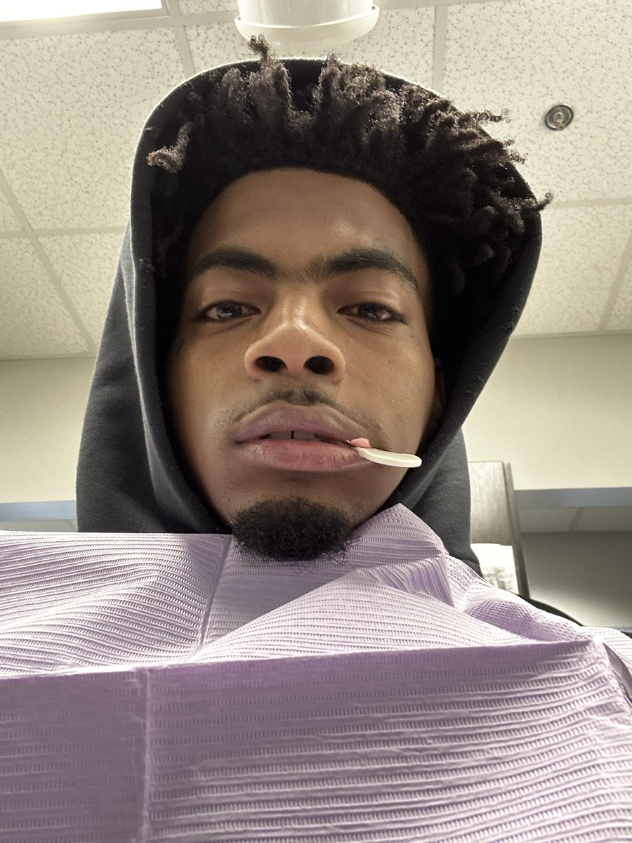 lazerdimonline's tweet image. Dentist sed my shyt fukked