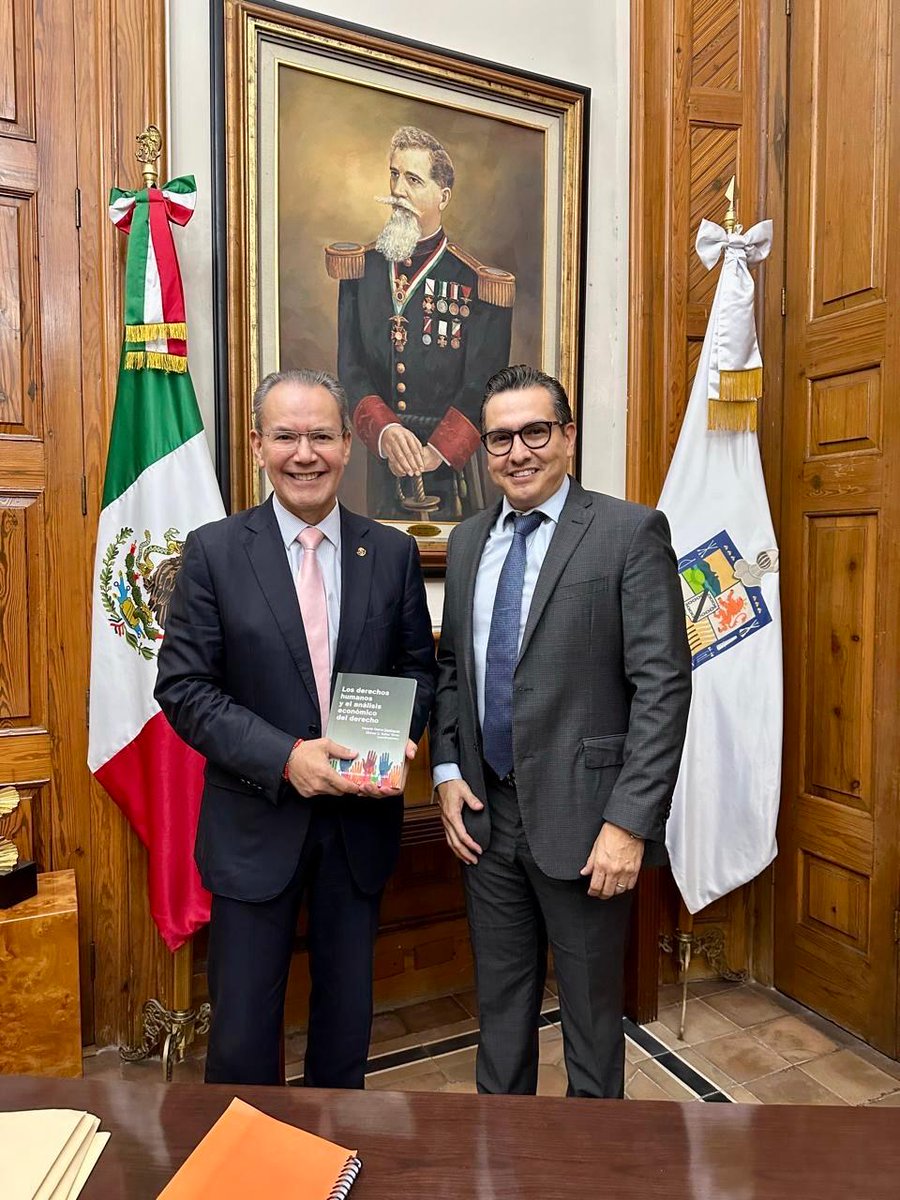Con el gusto de saludar a mi amigo <a href="/EduardoGaonaNL/">Eduardo Gaona</a> Jefe de la oficina ejecutiva del Gobierno de <a href="/nuevoleon/">El Gobierno de Nuevo León</a> y mas aún porque nos vimos en la que fue mi oficina hace varios años

BUSCANDO COINCIDENCIAS que coadyuven al engrandecimiento de nuestro bello y pujante Estado