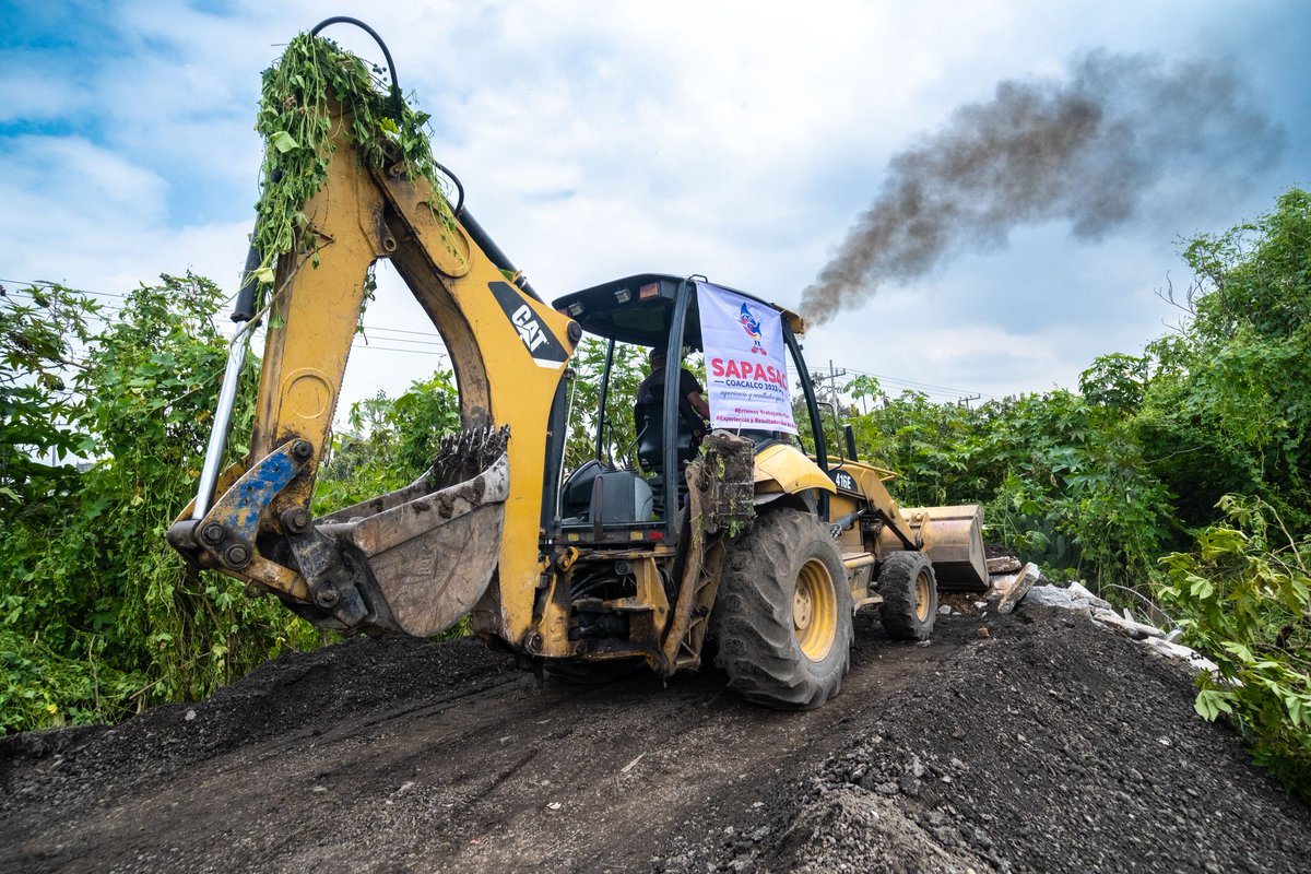 GobCoacalco2022's tweet image. #SAPASAC está trabajando en la rectificación y reforzamiento de los taludes del Canal Cartagena para prevenir desbordes ocasionados por las recientes lluvias. Esta acción beneficiará a las colonias Ex Hacienda San Felipe y Bosques del Valle. 🖐

#ExperienciaYResultadosQueSeNotan