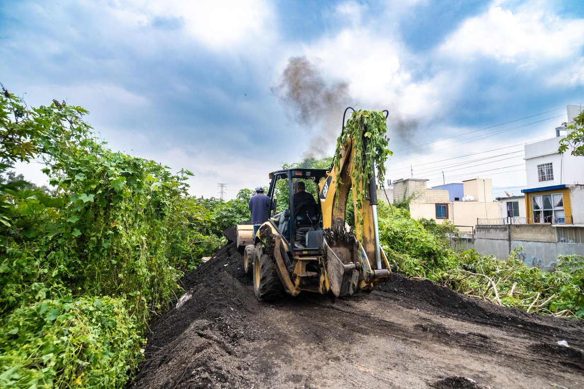 GobCoacalco2022's tweet image. #SAPASAC está trabajando en la rectificación y reforzamiento de los taludes del Canal Cartagena para prevenir desbordes ocasionados por las recientes lluvias. Esta acción beneficiará a las colonias Ex Hacienda San Felipe y Bosques del Valle. 🖐

#ExperienciaYResultadosQueSeNotan