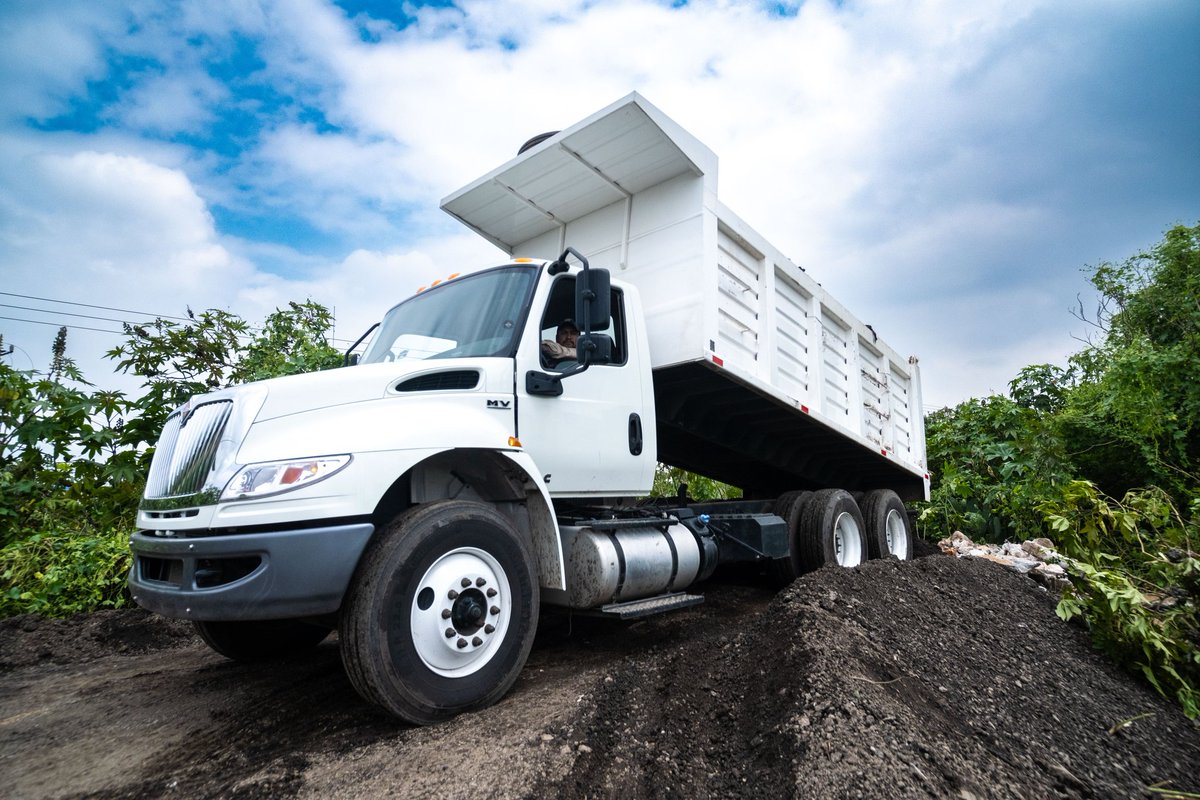 GobCoacalco2022's tweet image. #SAPASAC está trabajando en la rectificación y reforzamiento de los taludes del Canal Cartagena para prevenir desbordes ocasionados por las recientes lluvias. Esta acción beneficiará a las colonias Ex Hacienda San Felipe y Bosques del Valle. 🖐

#ExperienciaYResultadosQueSeNotan