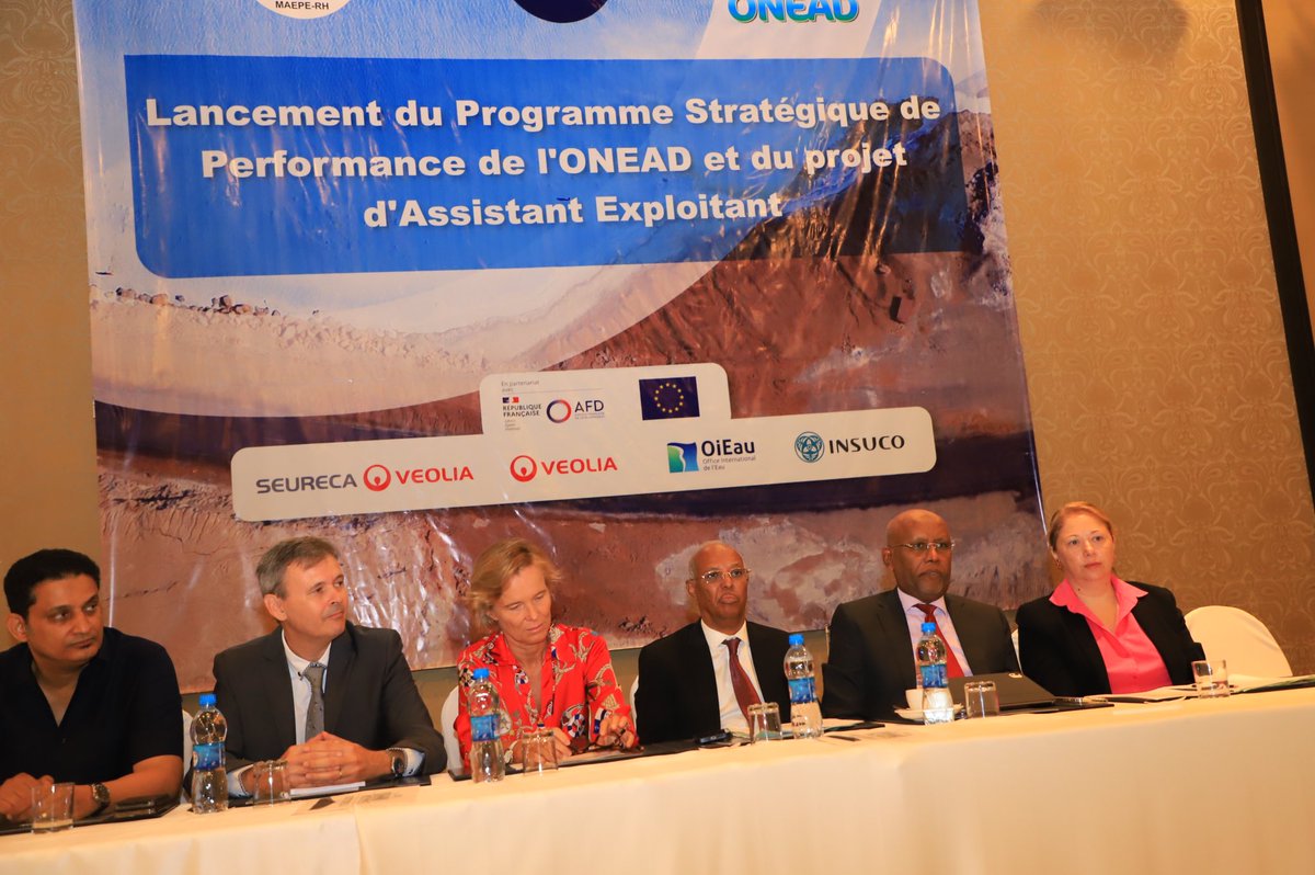 Ilyasdawaleh's tweet photo. Lancement du Programme Stratégique de Performance de l’Entreprise Publique ONEAD et du Projet d’Assistant Exploitant.
Un Contrat d’Objectives et de Performance COP est signé entre Ministères @mefidjibouti, Ministère Agriculture et Direction de l’Entreprise.
L’ONEAD est la 1ere EP à se conformer aux nouvelles règles de la Gouvernance des EEP à #Djibouti. Chaleureuses Félicitations 👏.
#Veolia leader mondial du secteur de l’eau accompagnera l’ONEAD pour une meilleure performance et qualité de services aux clients. L’occasion de remercier nos partenaires @AFD_France & @UEaDjibouti