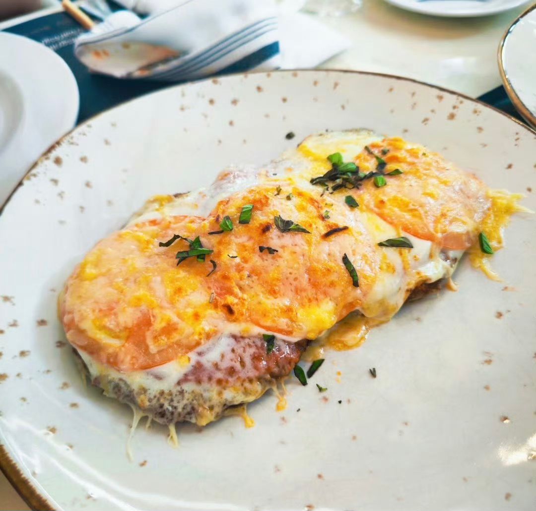 The simple pleasures in life: great food and great company 🍝🧡 #HappyTummy #FoodLover