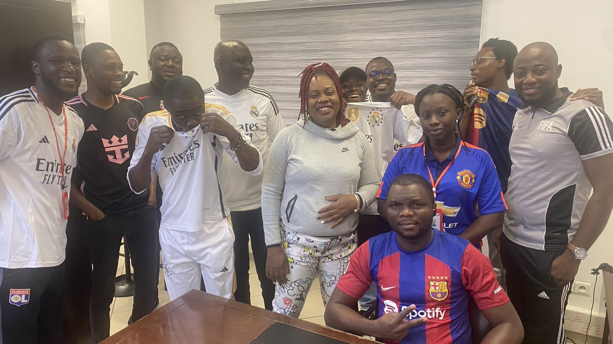 UBABenin's tweet photo. Quelle belle journée!!! Revivons ensemble la journée "sport" de la Semaine du Service Client!!!
#AfricasGlobalBank  #ubacsw #UBAat75 https://t.co/xh2lFsnL1q