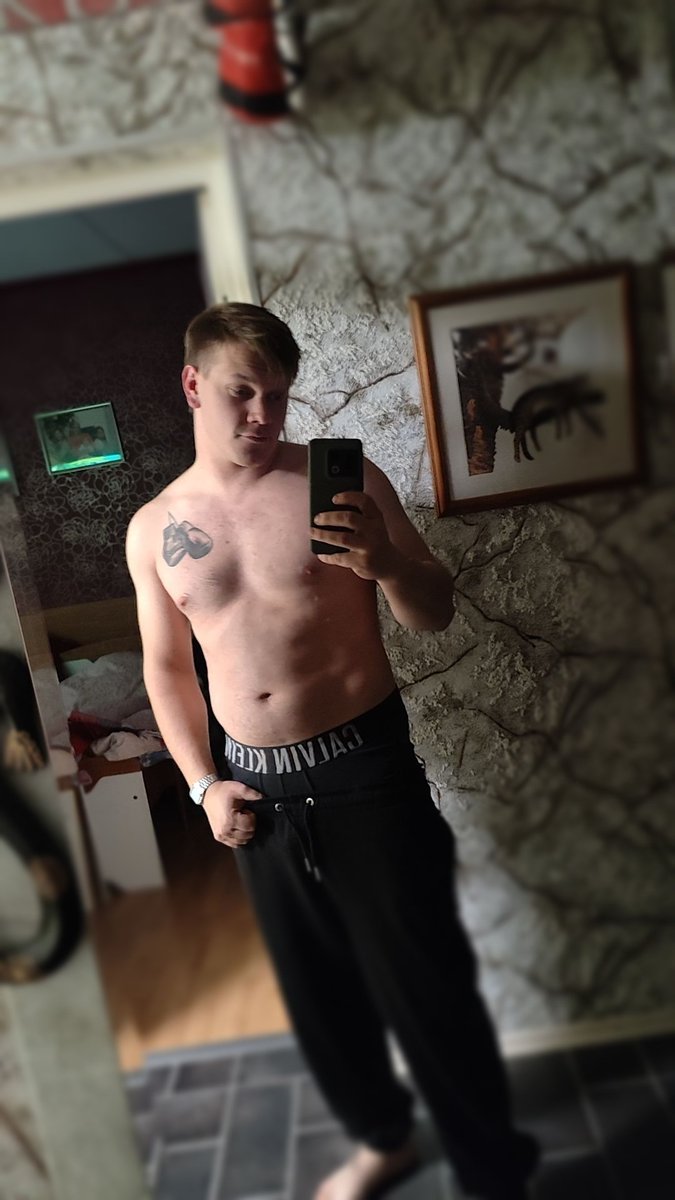 Let me know if I don't follow you so I can follow you back or press the retweet button and I will follow you❤️❤️❤️