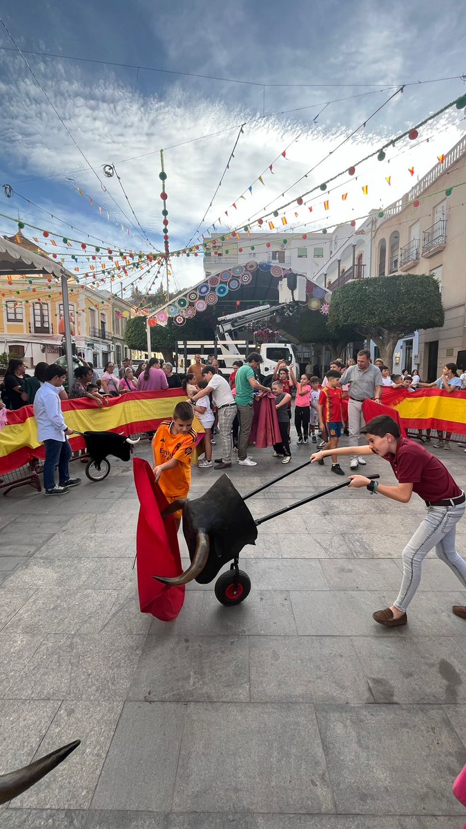 Nuevamente encontramos que la tauromaquia está muy viva, y sobre todo al ver la participación de l<a href="/s/">『S』</a> niñ@s por donde vamos.
En este caso hoy ha sido Gádor.
Para muestra, estas fotos
<a href="/dipalme_almeria/">Diputación Almería</a> 
<a href="/taurinalmeria/">Esc. Municipal Taurina Almería</a> 
<a href="/AIETaurinas/">Unión Int.Escuelas Taurinas</a>