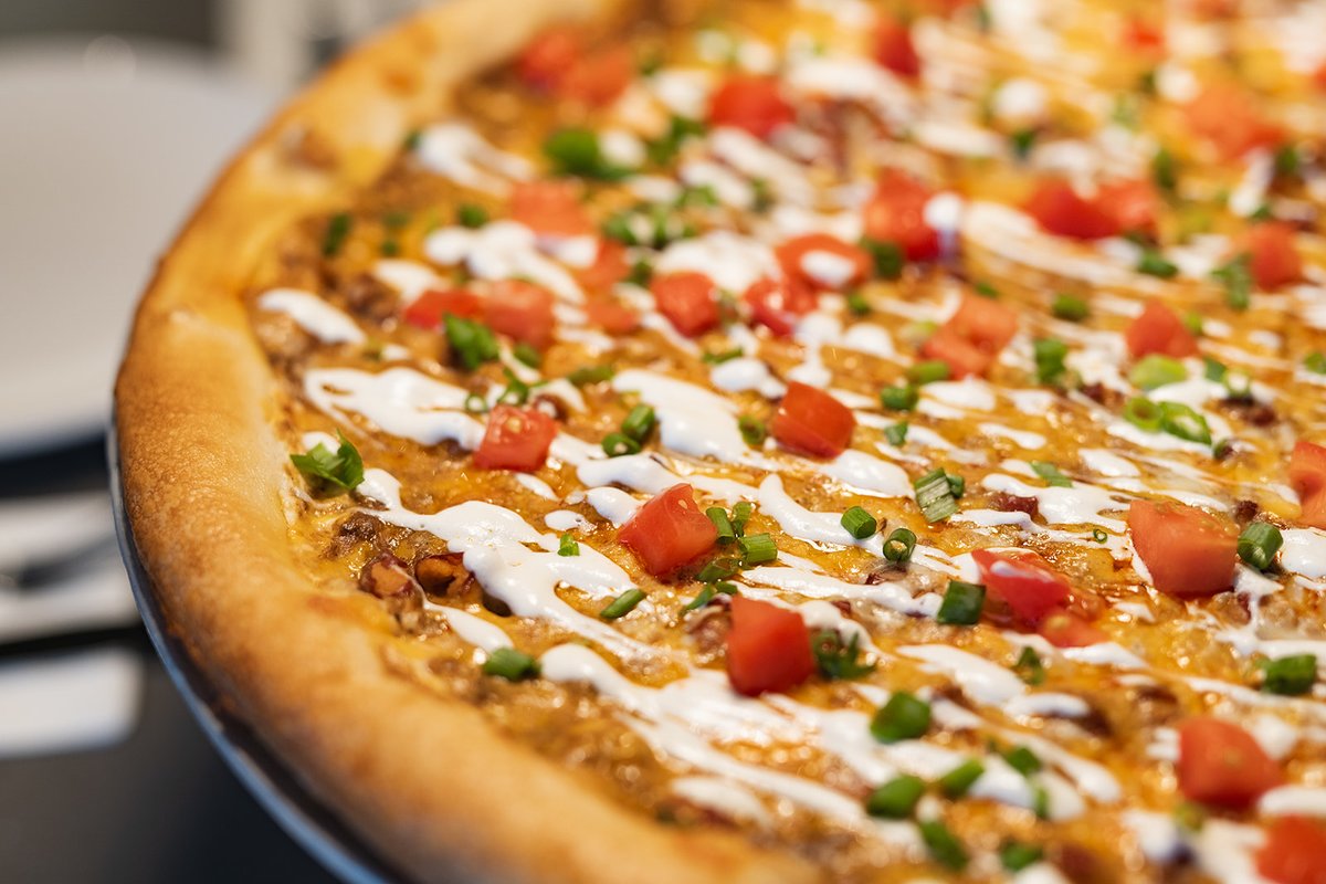DeweysPizza's tweet photo. Introducing the Skyline Dip Deluxe pizza! A collab with @Skyline_Chili. Available only at your local Cincinnati/NKY, Dayton &amp; Columbus Dewey’s through Oct. 16 (or while supplies last)! Try the new "way" at https://t.co/2Qma07xp2I https://t.co/4bb9A9ZE5E