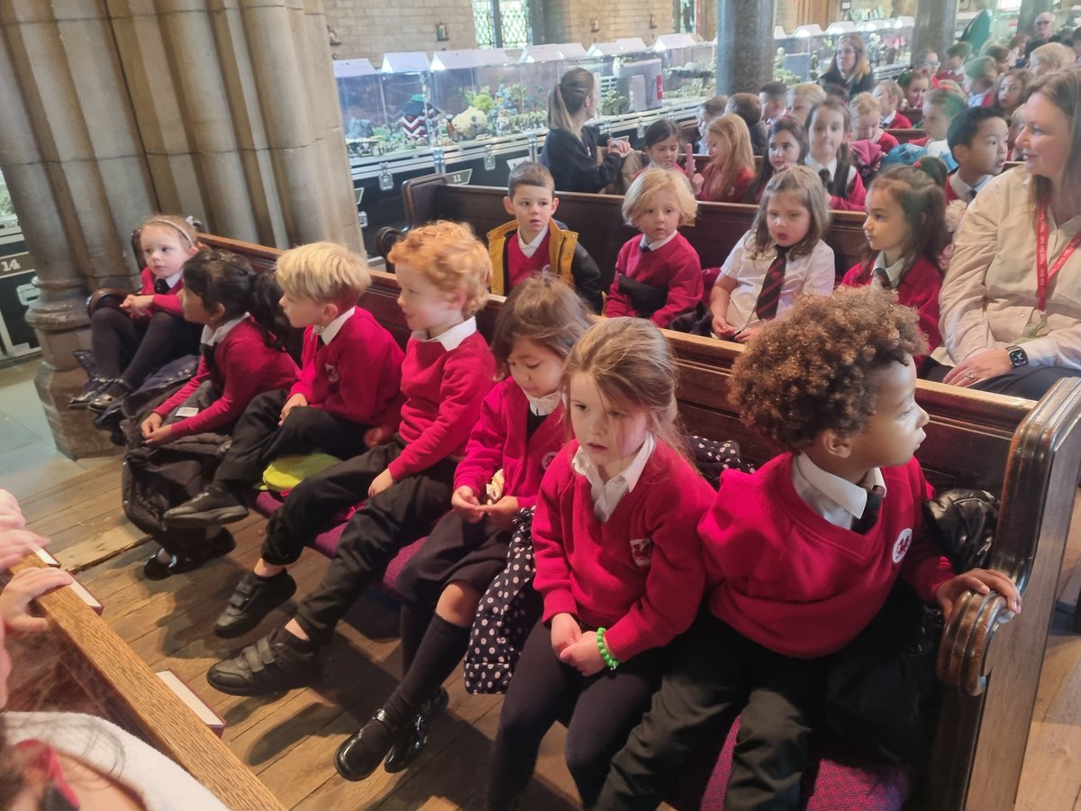 SanSior's tweet photo. Dathlu'r cynhaeaf yn yr eglwys @EsgobaethBangor https://t.co/wX6iANHqIN