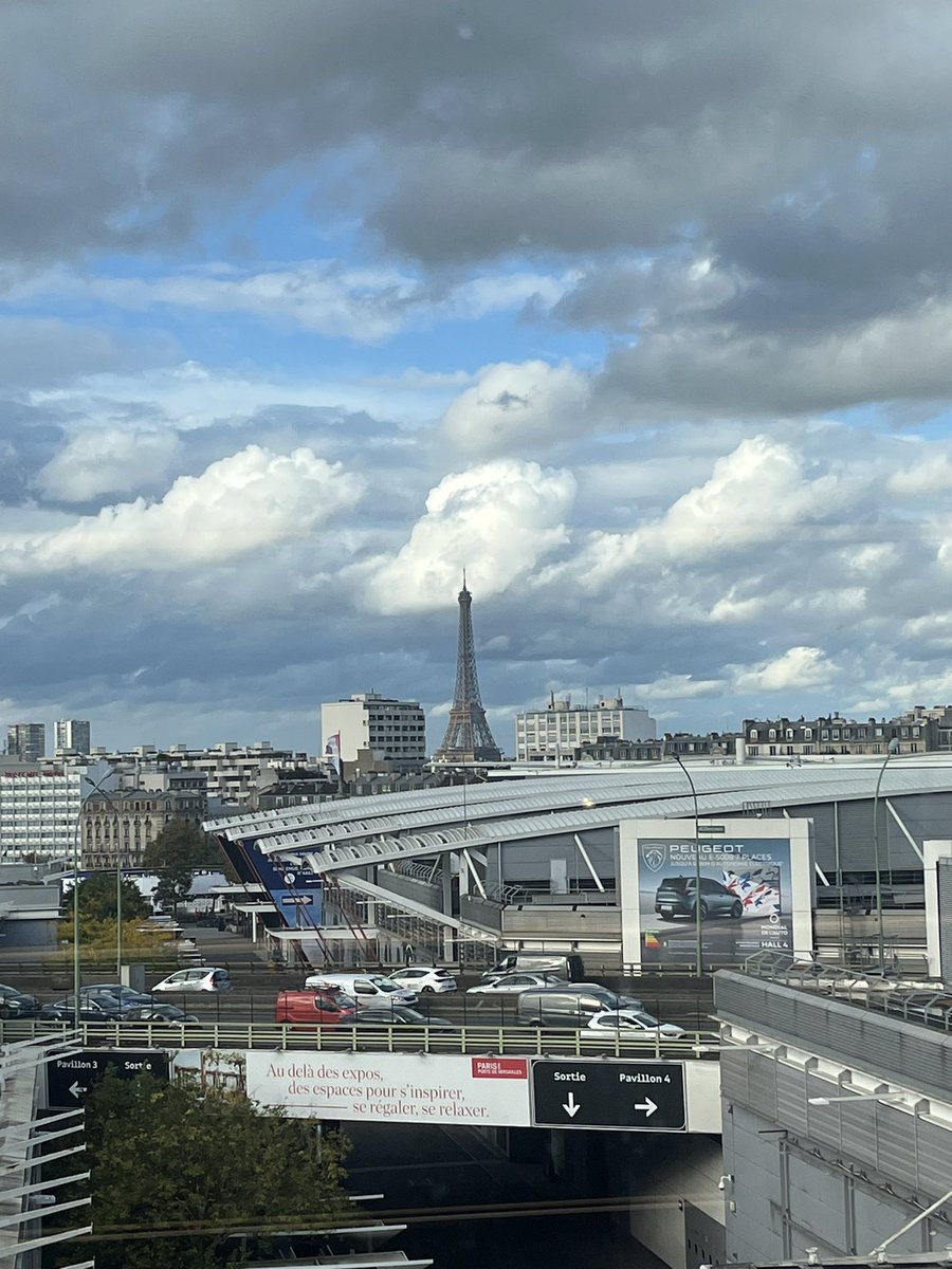 Paris really one of those cities that lets you know where ye are at all times, even if you’re inside some Expo park squatting by the inner orbital.