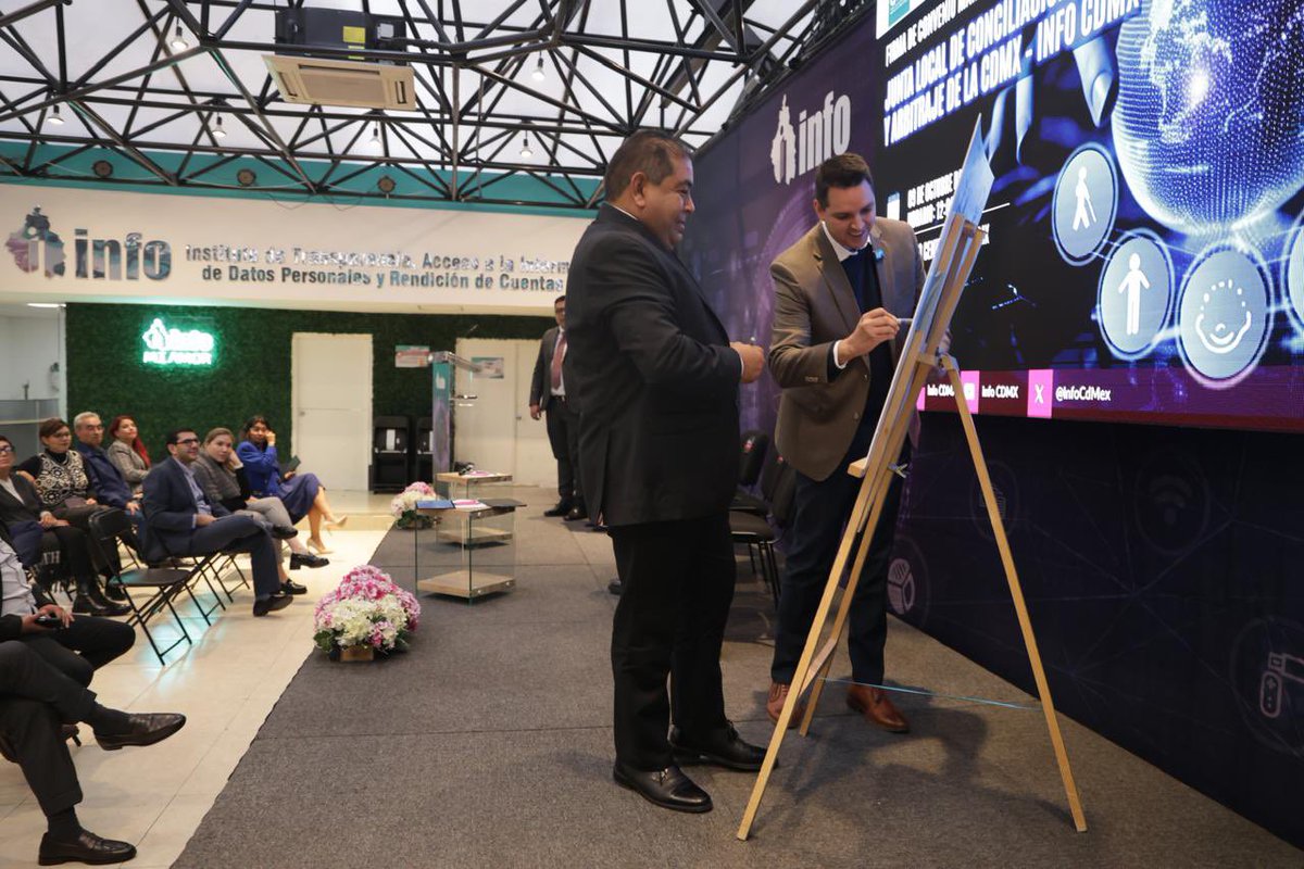 AristidesRodri's tweet image. Hoy, el @InfoCdMex y la @JuntaLocalCDMX firmamos un Convenio de Colaboración para implementar #INTEGRA2, instrumento que busca facilitar el acceso y la navegación a #PcD en portales institucionales.