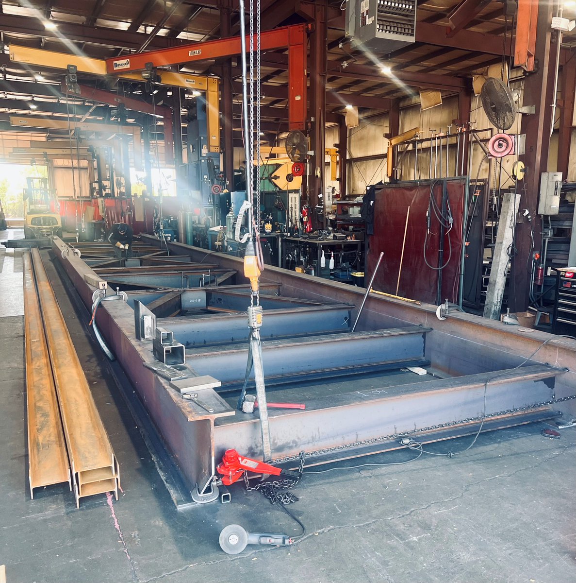 PalatineWelding's tweet image. Check out the progress on this Large I-Beam Weldment!
Great Job!

View more at: palatinewelding.com

#Welding, #Structual, #Manufacturing, #Building, #Craftsman, #Fabrication, #Metal, #Working, #Warehouse, #Steel, #Craft
