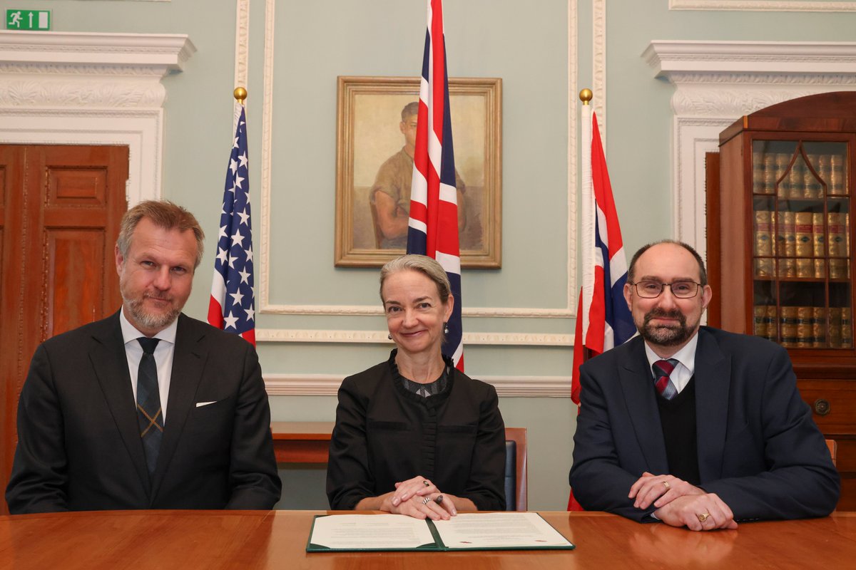 DOW_Policy's tweet photo. Today, Ms. Amanda Dory, A/USDP, met with her 🇬🇧 and🇳🇴 counterparts to discuss a range of important issues, including events in the Middle East and sustaining support for Ukraine. The leaders signed a Strategic Policy Roadmap that deepened...🧵 https://t.co/1ozo85A3vu