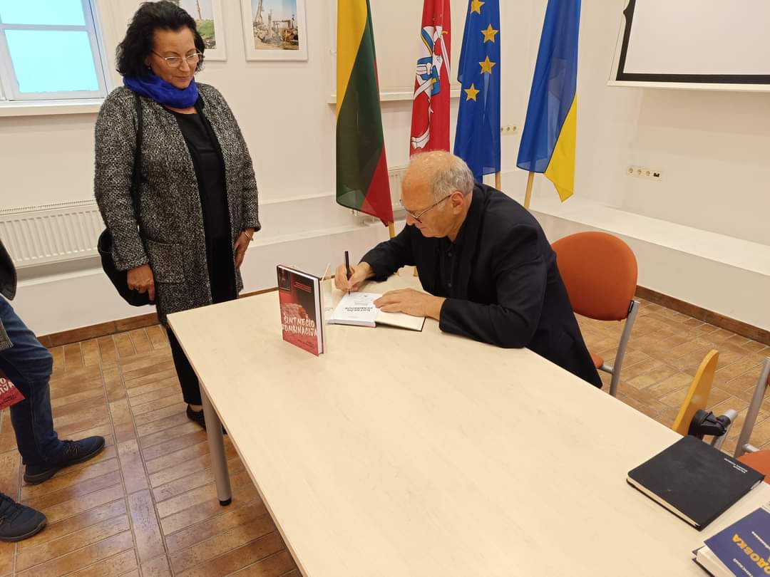 🇱🇹 Презентация литовского издания моей книги "Многоходовка века: Дональд Трамп и Дмитрий Рыболовлев на поводке у Кремля", Вильнюс 6 октября.