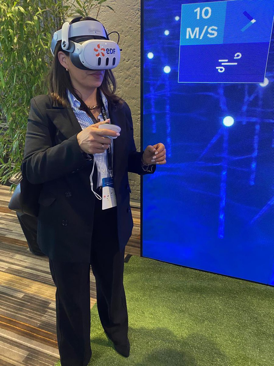 Participamos en el Encuentro Anual de Energías Renovables y Almacenamiento 2024 de <a href="/ACERAAG/">ACERA A.G.</a> con un stand interactivo. Los asistentes operaron una planta eólica y examinaron una planta solar a través de realidad virtual. ¡Gracias a quienes nos visitaron!👏🏻