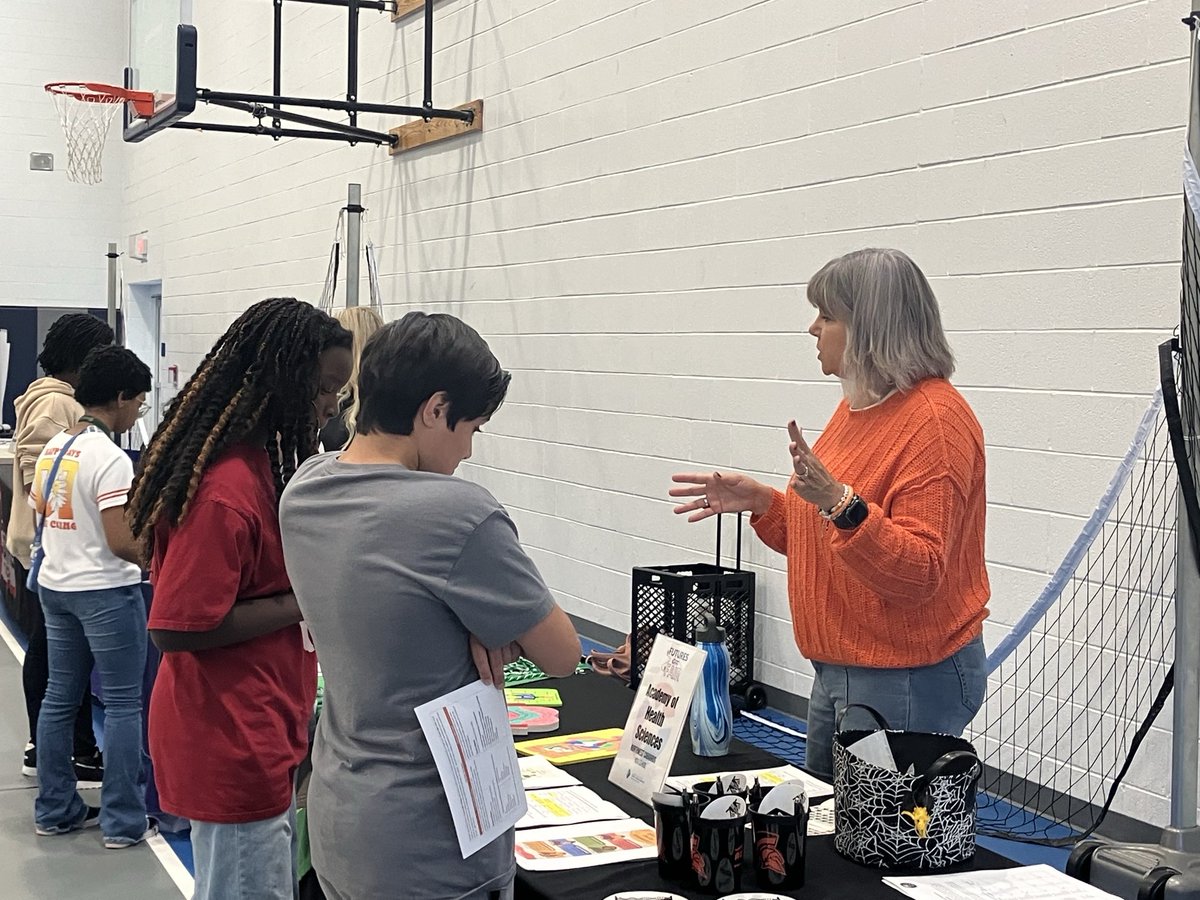 The Program Choice Road Show stopped at Roberta Road MS today! The application window opens on 10/17/24. See you at Futures Fair! ⁦<a href="/CabCoSchools/">Cabarrus Co. Schools</a>⁩ ⁦<a href="/CabarrusCTE/">Cabarrus County CTE</a>⁩ ⁦<a href="/RRMSRaptors/">Roberta Road Middle School Athletics</a>⁩ ⁦<a href="/CTEforNC/">NC Career and Technical Education</a>⁩