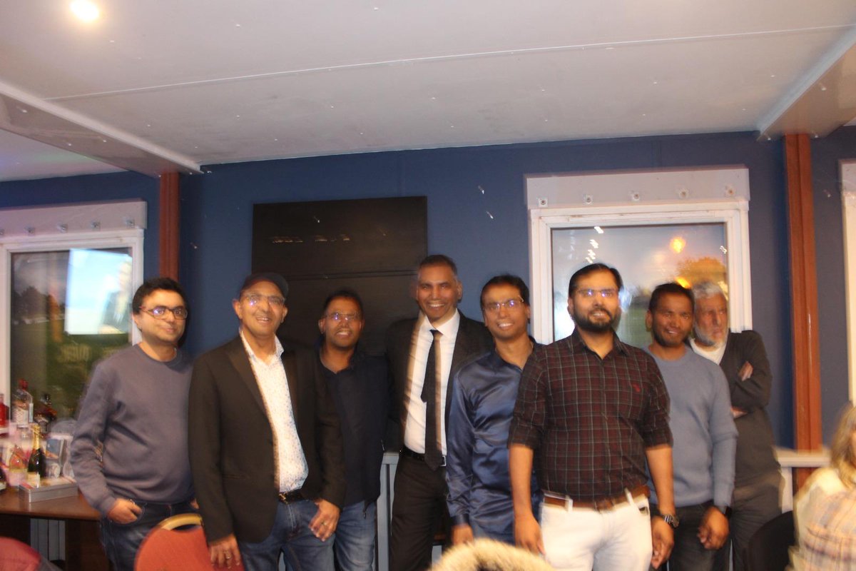 MuffFieldCC's tweet image. Another season over a couple of pics from the awards night.. Darren with his Duck Cup, Ian 1st XI player a group photo cos they love a photo and the big ginger beard with the Broadbent Memorial Bowl well deserved award. #upthemuff.