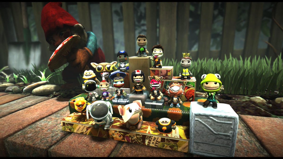 paulusranta's tweet photo. @StevenIsbell @AyoLaser Sad to see the series I’ve been obsessed with since 2008 go away like this. I sadly never got the crown, but I do have all the launch shirts (excl. LBP1), beta vest and LBP cap! https://t.co/SH080UhznH
