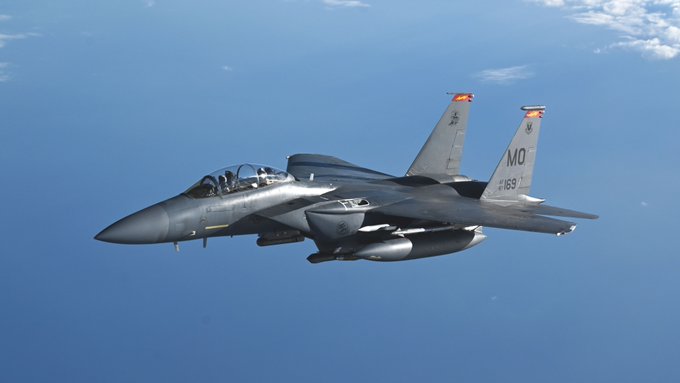 CoronetEast's tweet photo. Four more 389th FS "THUNDERBOLTS" F-15E Strike Eagles arrived today at RAF Lakenheath #EGUL as #TABOR83 flight. They were on #ALTRV Coronet East 008 and were monitored air-to-air on <342.025>. Supporting tankers were two KC-135s as #GOLD23 (57-2598) and #GOLD33 (63-8012) #CE008 https://t.co/Off6ufamxl