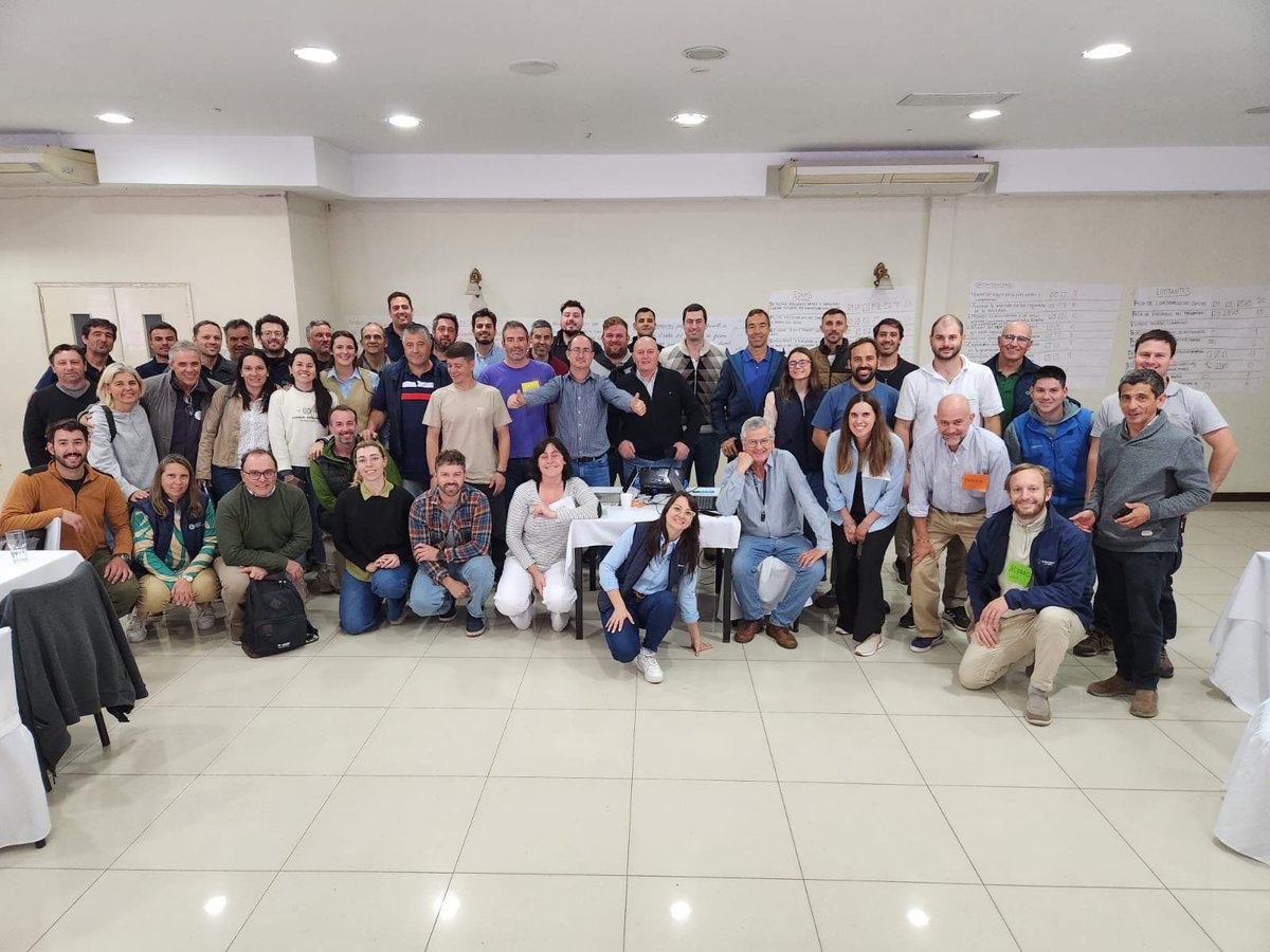 🟢 Instituto Aaprender | Taller co-crear 

Durante el día de hoy, llevamos a cabo nuestra 3era capacitación de ATRs regionales para repensar el programa y la agricultura del futuro mediante la metodología co-crear. 💡

Sigamos compartiendo y trabajando juntos. #SomosAapresid