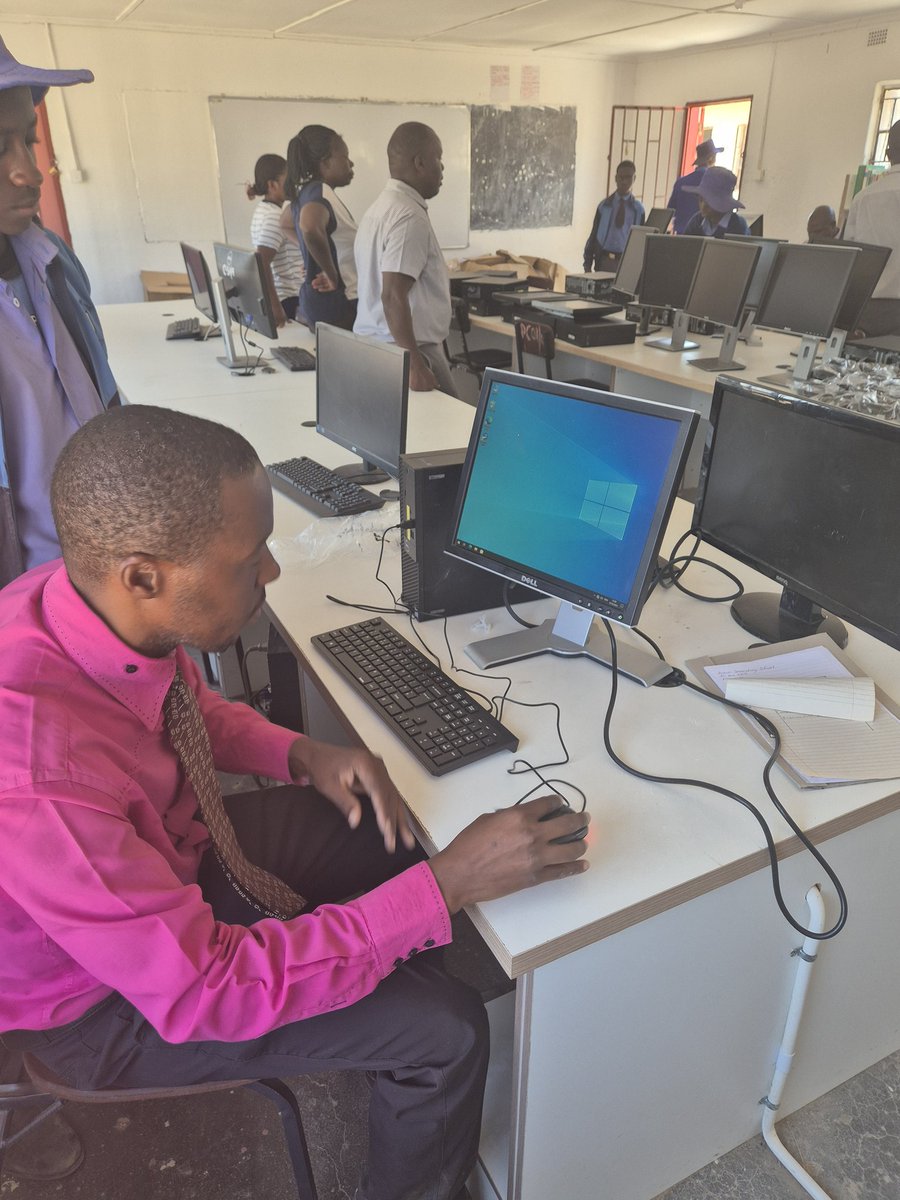 ChrisIronInBramley💻💙👔 tweet media