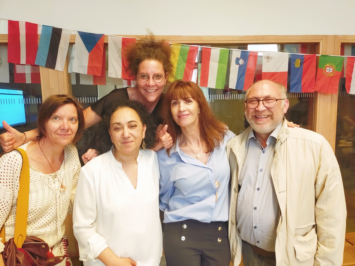 Fertet International (@fertinter) on Twitter photo Le lycée Henri Fertet poursuit son ouverture européenne et internationale en 2024-2025 après avoir mis à l'honneur ses projets de mobilité au cours d'une belle soirée internationale. Merci aux porteurs de projets et aux élèves pour leurs témoignages ! <a href="/DSDEN70/">DSDEN de la Haute-Saône</a> Le lycée Henri Fertet poursuit son ouverture européenne et internationale en 2024-2025 après avoir mis à l'honneur ses projets de mobilité au cours d'une belle soirée internationale. Merci aux porteurs de projets et aux élèves pour leurs témoignages ! <a href="/DSDEN70/">DSDEN de la Haute-Saône</a>