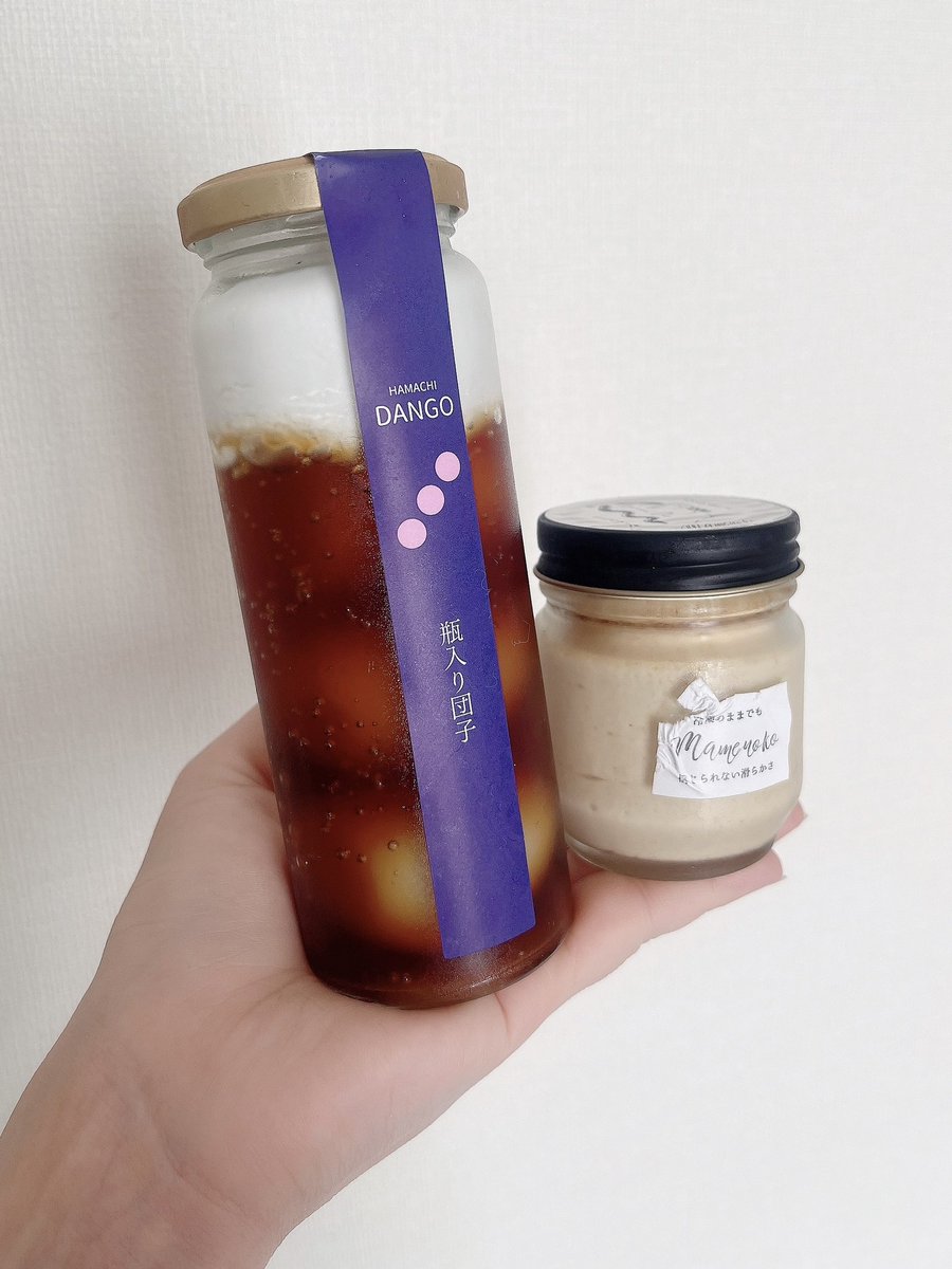 ota_atsuko511's tweet photo. 埼玉県北本市にある24時間営業のお菓子屋さん、#ココスイーツ さんで、気になっていたスイーツを購入🍭🍬🍩
以前は #ネコプリン やチョコバナナを買いました🐱🍫🍌
今回は、#瓶入り団子 と #マダムの愛した生キャラメル をゲット🍡🍮
疲れた時は甘いものに限る🍰
今日も頑張りますっ🥰
#CocoSweets https://t.co/50HzVGnY5l