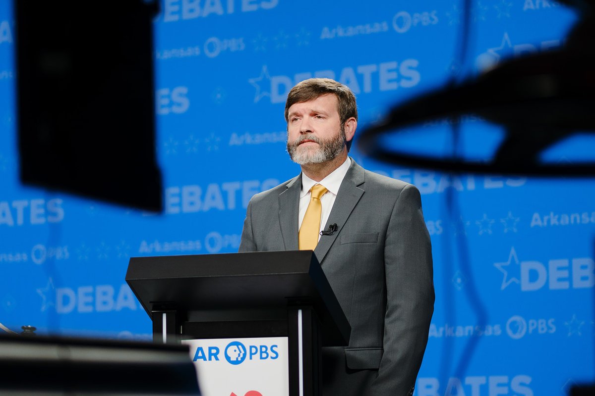 ArkansasTV_'s tweet photo. At 7 p.m., join us for a broadcast of the #AR3 #ARPBSDebates. Photography from the debate, which features candidates @BobbyUScongress (L), @caitlinforark (D) and @Rep_SteveWomack* (R), is available at https://t.co/pHqJiad1bo.

More: https://t.co/YAjlcsIMBY

*Incumbent
#arpx https://t.co/rEhbXE5n48