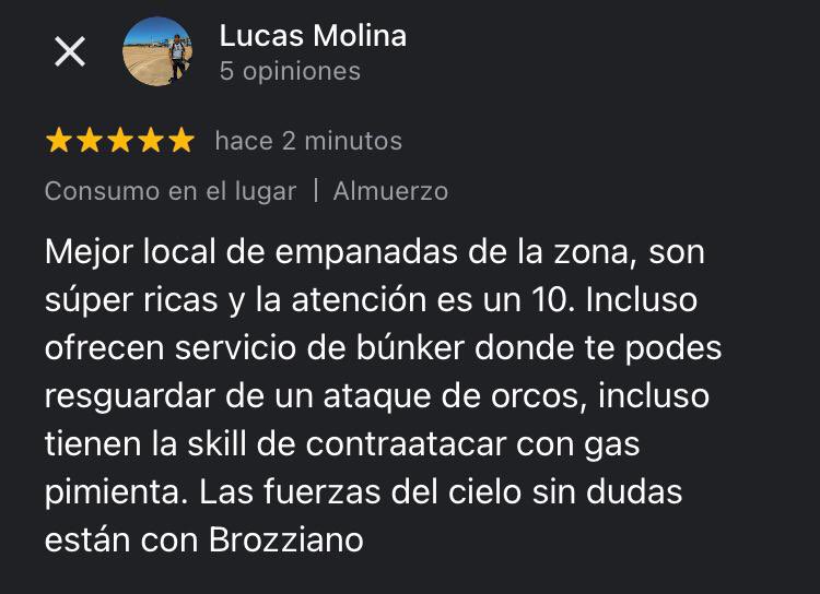 LHDA16's tweet photo. JJAJAJA LAS RESEÑAS QUE ESTÁN DEJANDO EN LA PIZZERÍA DONDE SE REFUGIÓ FRAN FIJAP https://t.co/q6LCGPhFix