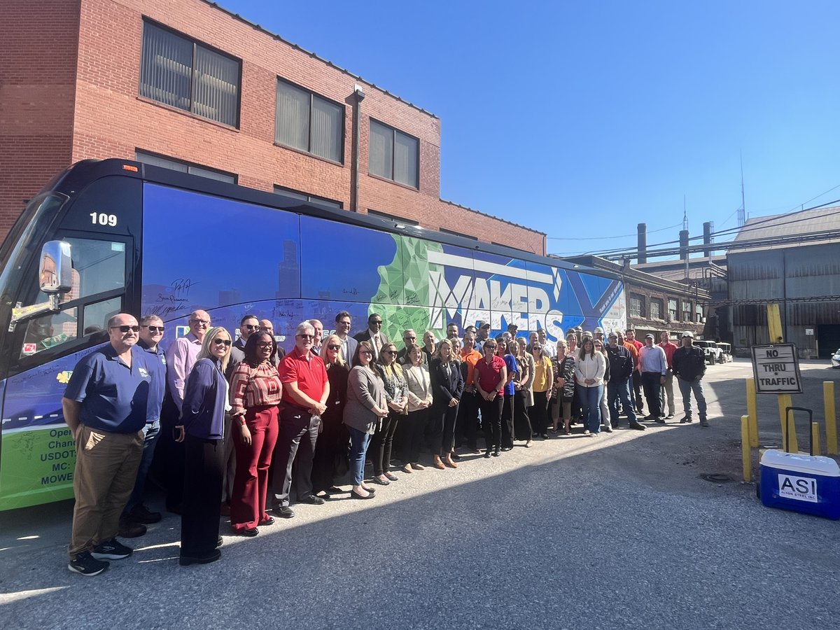 IMECillinois's tweet photo. The afternoon for Day 4 of Makers on the Move kicked off with a stop at Alton Steel, Inc. in Alton, IL!

@IMA_Today
@NIST_MEP
@MfgDay

#ILManufacturing #Manufacturing #Celebration #MFGDay24 https://t.co/5tBltW1V4z