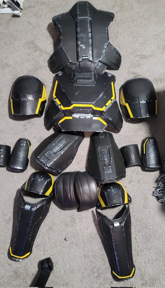 I'm almost a helldivers (helmet not seen cause it's displayed at my work)