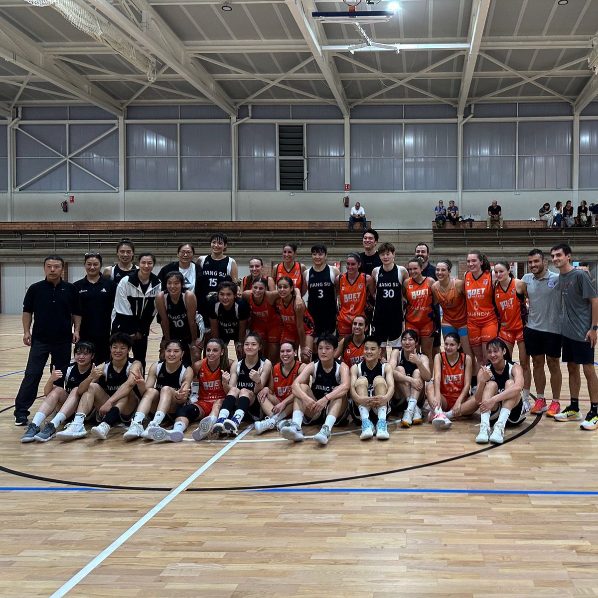 cbboetmaresme's tweet photo. 𝗧𝗔𝗟𝗘𝗡𝗢𝗠 𝗕𝗢𝗘𝗧 𝗠𝗔𝗧𝗔𝗥𝗢́ ha disputat avui un partit amistós contra Jiangsu. Un gran partit per continuar preparant la temporada.
Moltes gràcies per la vostra visita!
#amistos
#lf2 https://t.co/HFbbzr79qj