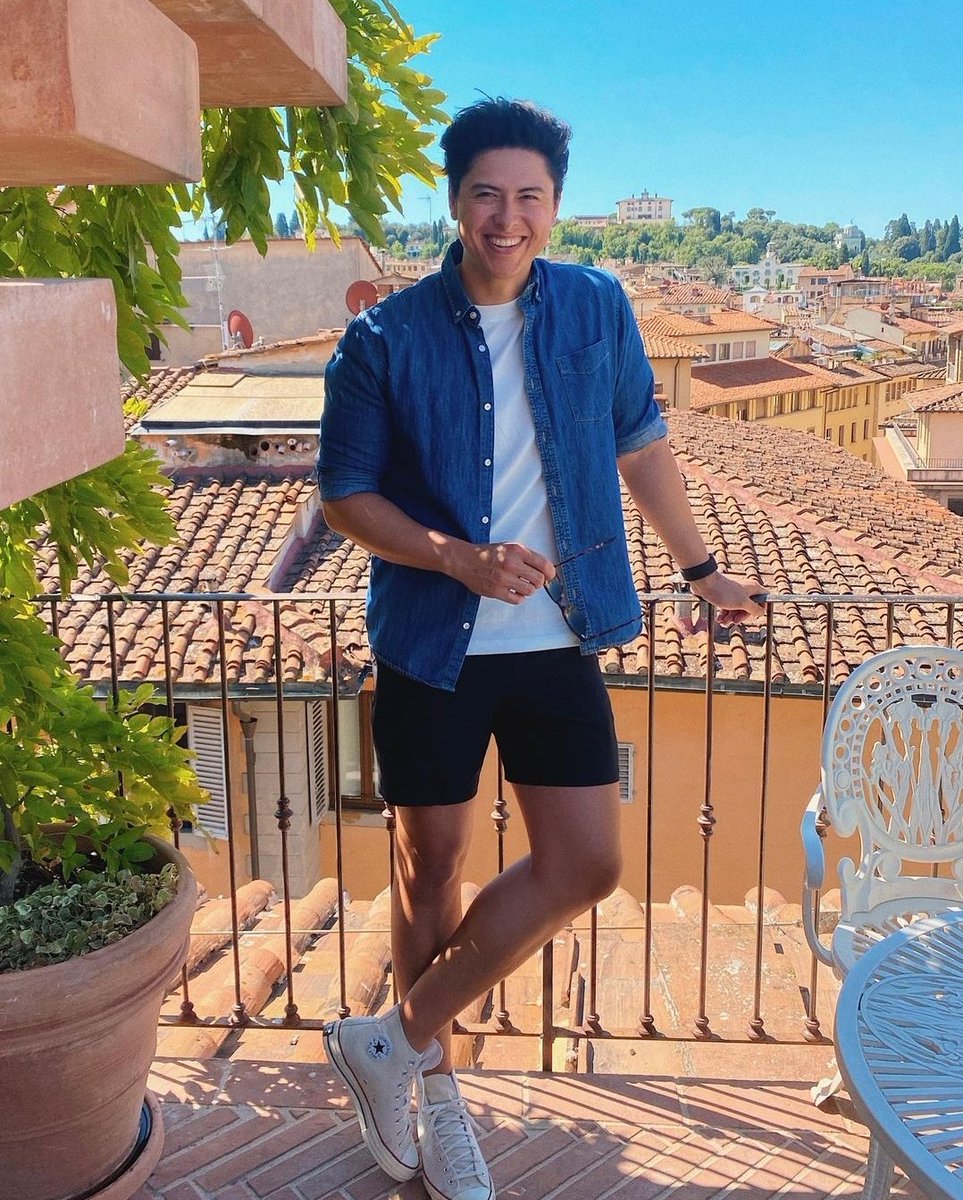 As it starting to get colder him and <a href="/serpentinevencm/">•/• L i z T h o m p s o n</a> should go on vacation.