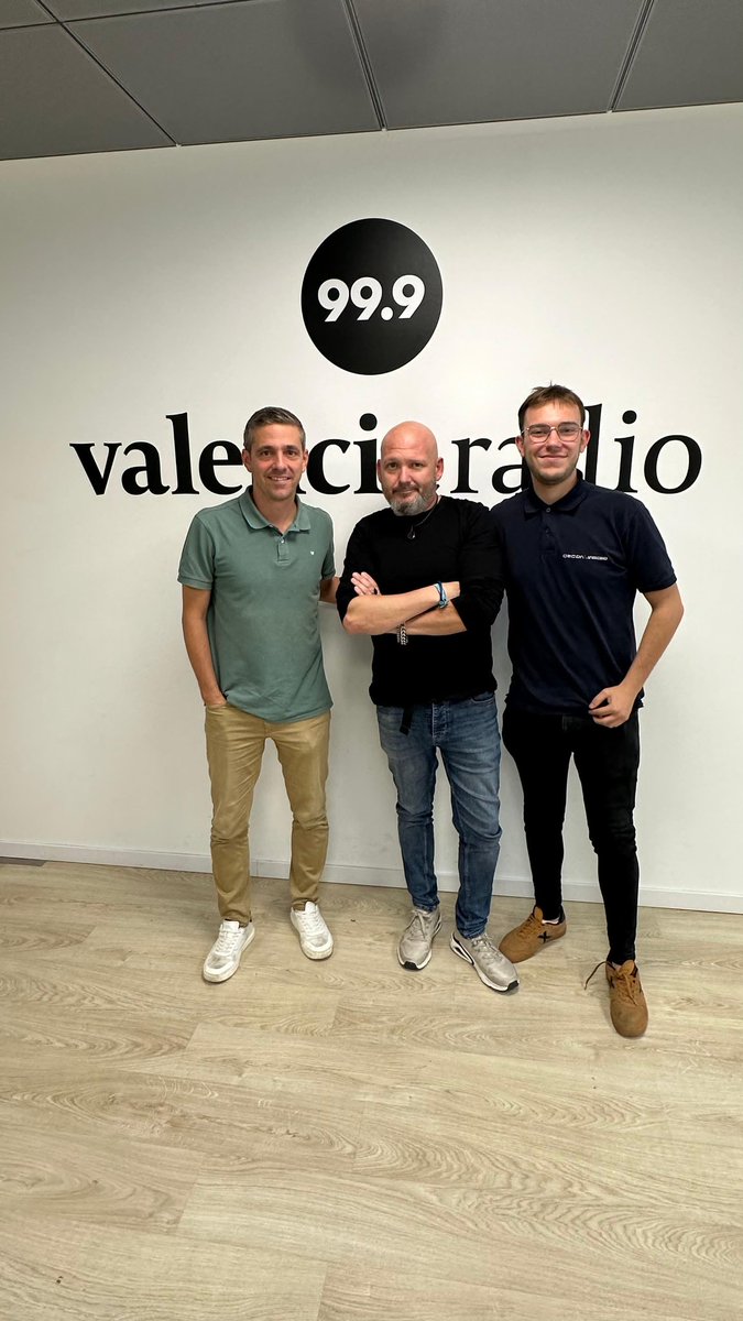 Vuelta al rodaje!! ⚽⚽
Feliz de comenzar otra nueva temporada del podcast '10 Metros' de la <a href="/FFCV_info/">FFCV</a> con <a href="/KikoBerrocal/">KikoBerrocal</a> y <a href="/rubenawer4/">rubenawer</a> 
go.ivoox.com/rf/134665769