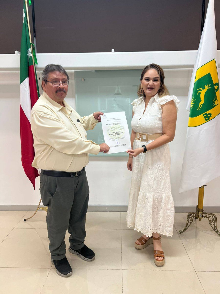secogey's tweet photo. En la Secretaría de la Contraloría vamos consolidando un equipo comprometido con la transformación. Nuestra Secretaria Fanny Caraveo Peralta entregó  nombramientos a servidoras y servidores públicos, que desde la SECOGEY estarán al servicio de la ciudadanía, (1/3) https://t.co/glMFISU7SJ