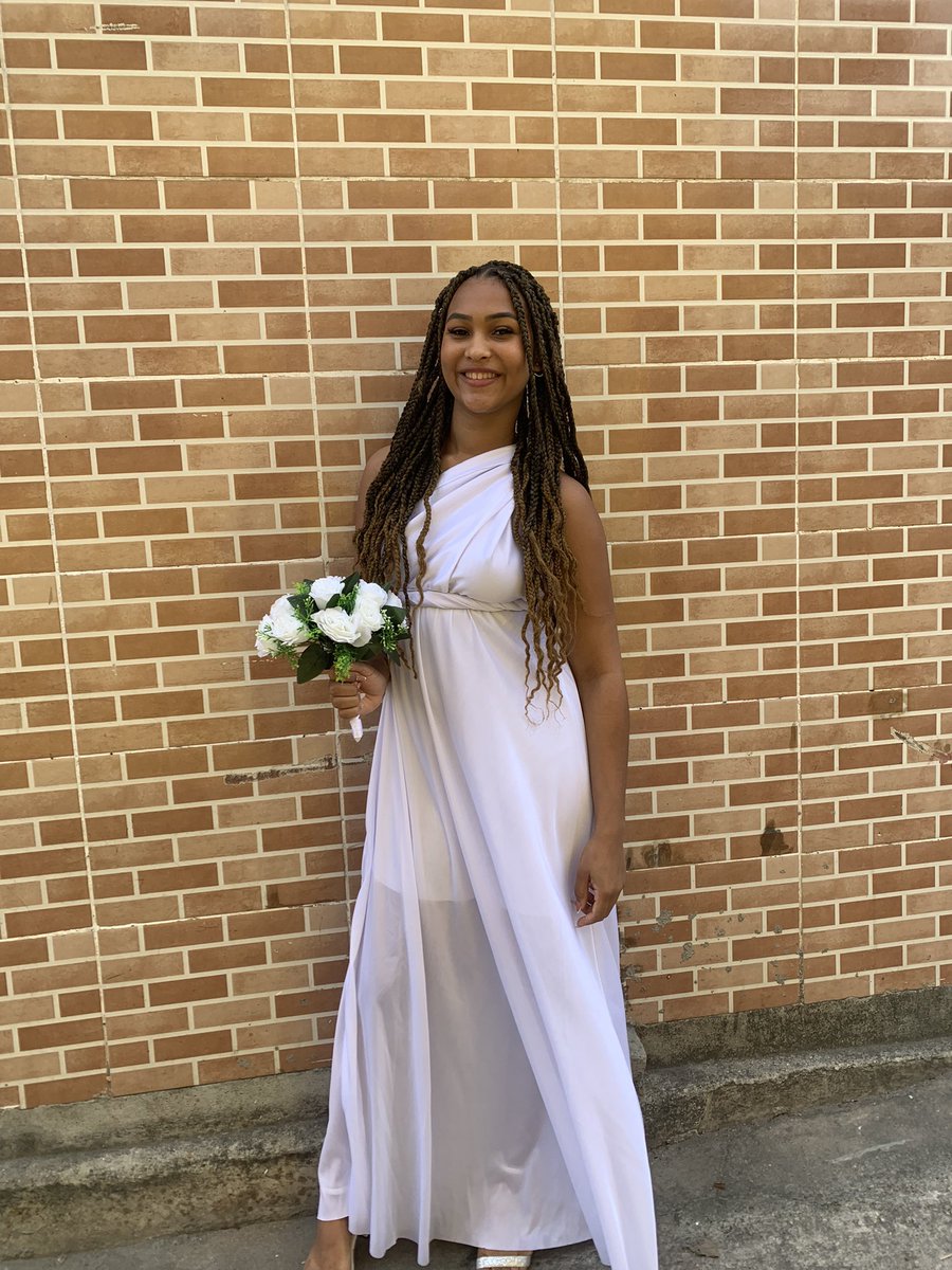 Twitter voltou e eu quero dizer p vcs que eu me  CASEIIII 🤍💍✨