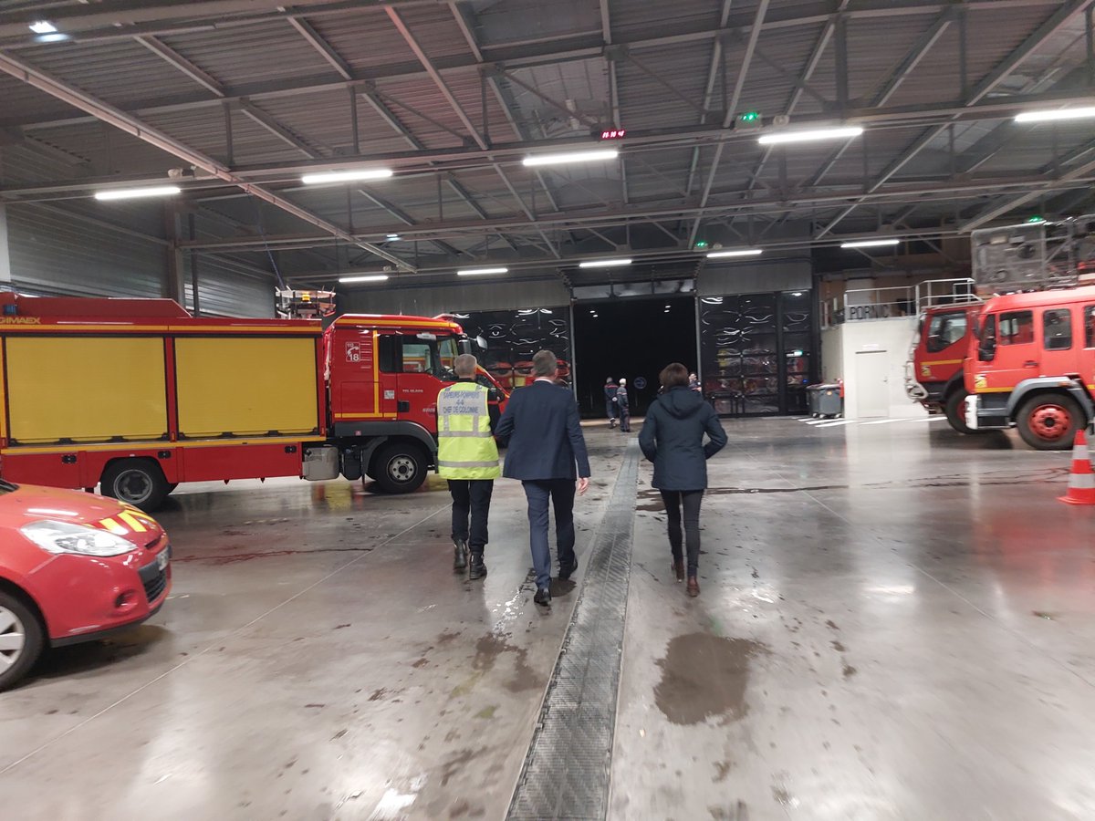 #Kirk | Le préfet, la directrice de cabinet et le sous-préfet de Saint-Nazaire se sont rendus ce soir à Pornic et à Saint-Brévin pour apporter leur soutien aux maires et aux sinistrés des deux communes fortement touchées par les pluies et inondations ce jour.