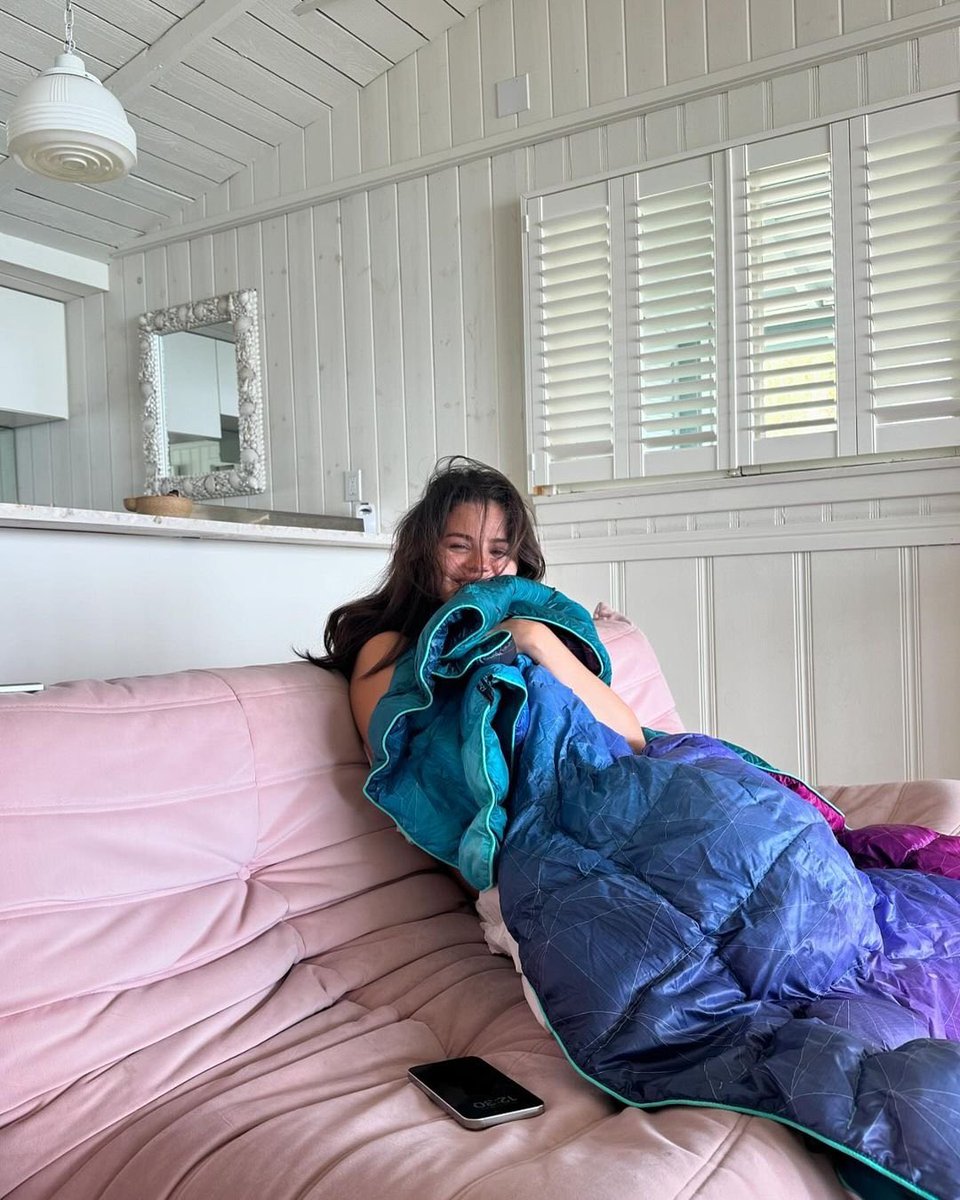 New picture of Selena Gomez 🥰