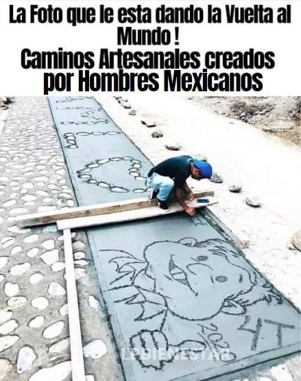 CamilaAlec23412's tweet photo. ¡LA IMAGEN QUE LE ESTÁ DANDO LA VUELTA AL MUNDO! 
Pobladores que construyen sus caminos artesanales, mandan tremendo mensaje al mundo. 🤝🇲🇽🤝🇲🇽 https://t.co/s5FoAULtfy