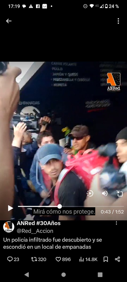 Bernardoelmago's tweet photo. Tres servicos infiltrados protegiendo a un influencer de Milei. El falso rappi; el que tiene gorro de lana negra y el de visera. https://t.co/EGQvJYEbTP