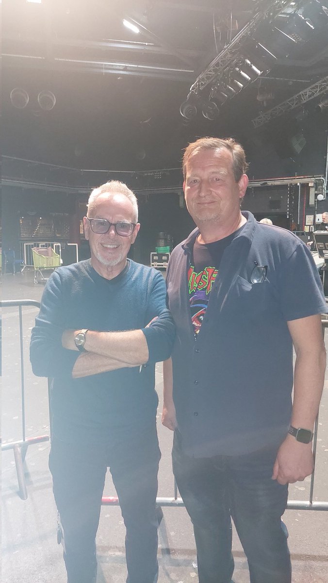 DNX66_'s tweet photo. @NikKershaw Thankyou!! You were amazing and I was honoured to finally meet you after 41 years of loving your music. https://t.co/S2alEEHqqi
