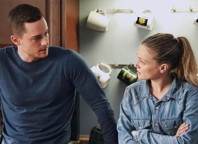 Arusess's tweet photo. I'm #MissingJayHalstead & #HaileyUpton and their loving looks 😍 they gave each other even when they were just partners. #UpsteadForever💖♾
#JusticeForUpstead #Upstead #NotATraumaResponse #UpsteadEndgame #JusticeForJayHalstead #TheRealJayHalstead #JayHalsteadDeservesBetter https://t.co/WeWTSaxk10