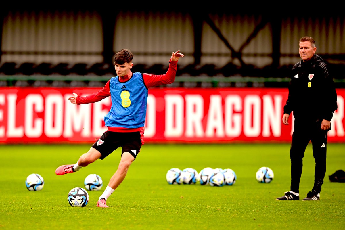 Matt Jones (@mattjones__7) on Twitter photo Blessed to have good Friend <a href="/knight_craig5/">Craig Knight</a> on Camp with our Men’s U21’s. <a href="/FAWales/">FA WALES</a> <a href="/FAWCoachEd/">⚽️ FAW Coaching</a>
Hugely appreciative of his help & support to prepare our Team ahead of our final Euro Qualification Game.
Great Coach & Superb Human being. The lads loved having you with us. ❤️🏴 Blessed to have good Friend <a href="/knight_craig5/">Craig Knight</a> on Camp with our Men’s U21’s. <a href="/FAWales/">FA WALES</a> <a href="/FAWCoachEd/">⚽️ FAW Coaching</a>
Hugely appreciative of his help & support to prepare our Team ahead of our final Euro Qualification Game.
Great Coach & Superb Human being. The lads loved having you with us. ❤️🏴
