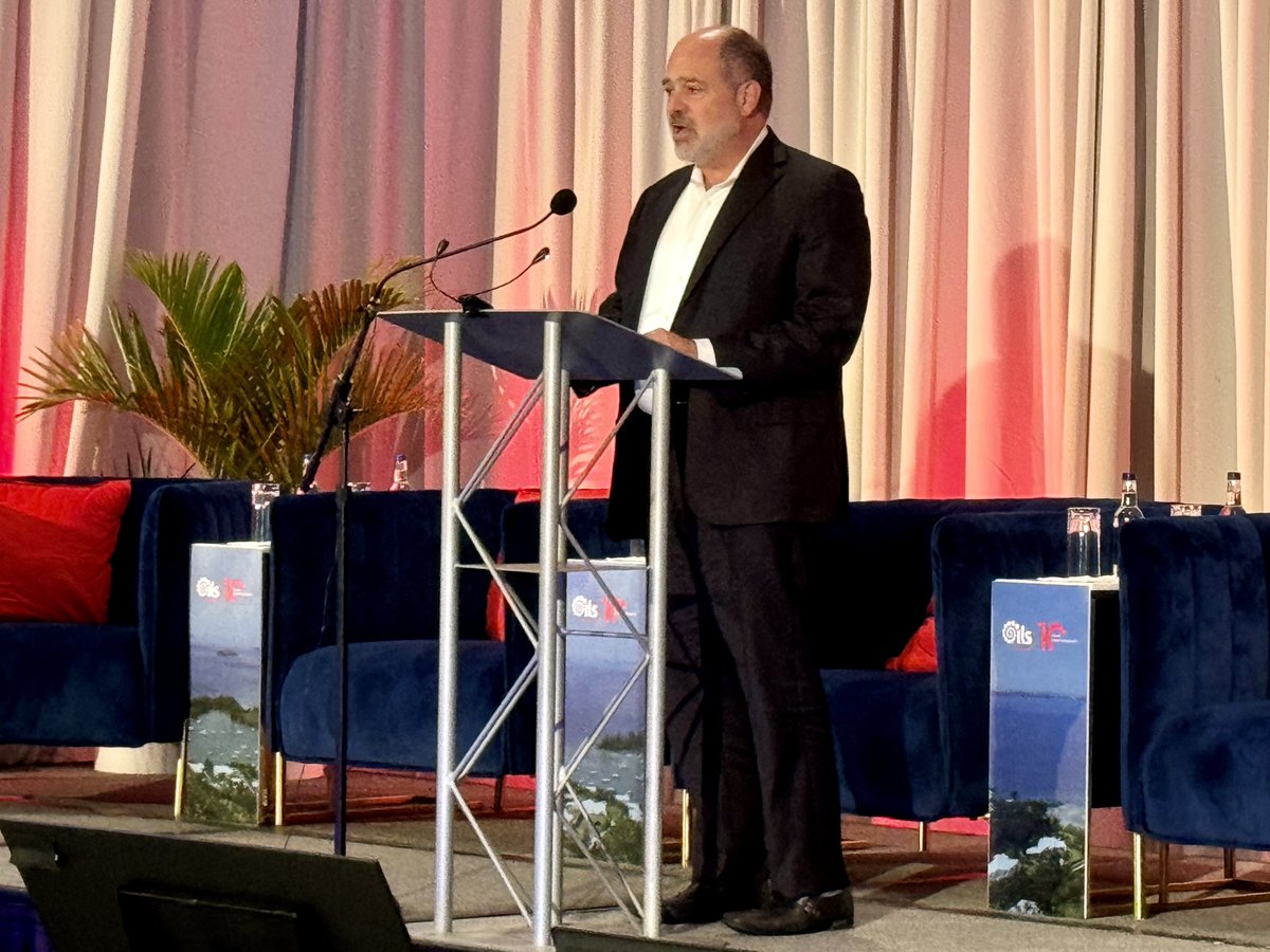 BIOSstation's tweet photo. 🌎Leading experts across multiple industries convene for networking & education sessions @ILSBermuda, focusing on the role of innovation solutions in the face of our changing world.
@ASUGlobalFuture
#innovation #networkingexperience #science #climateaction https://t.co/cA9ANeKjph