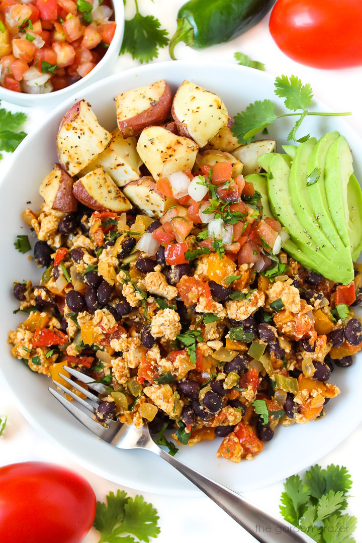 TheGardenGrazer's tweet image. This protein-rich Southwest Tofu Scramble features black beans, veggies, fresh cilantro, and delicious, zesty flavors. 🫘🍅🥑 It's so hearty and satisfying. Enjoy it in breakfast bowls, burritos, or for weekly meal prep! #vegan #plantbased #wfpb
thegardengrazer.com/southwestern-t…