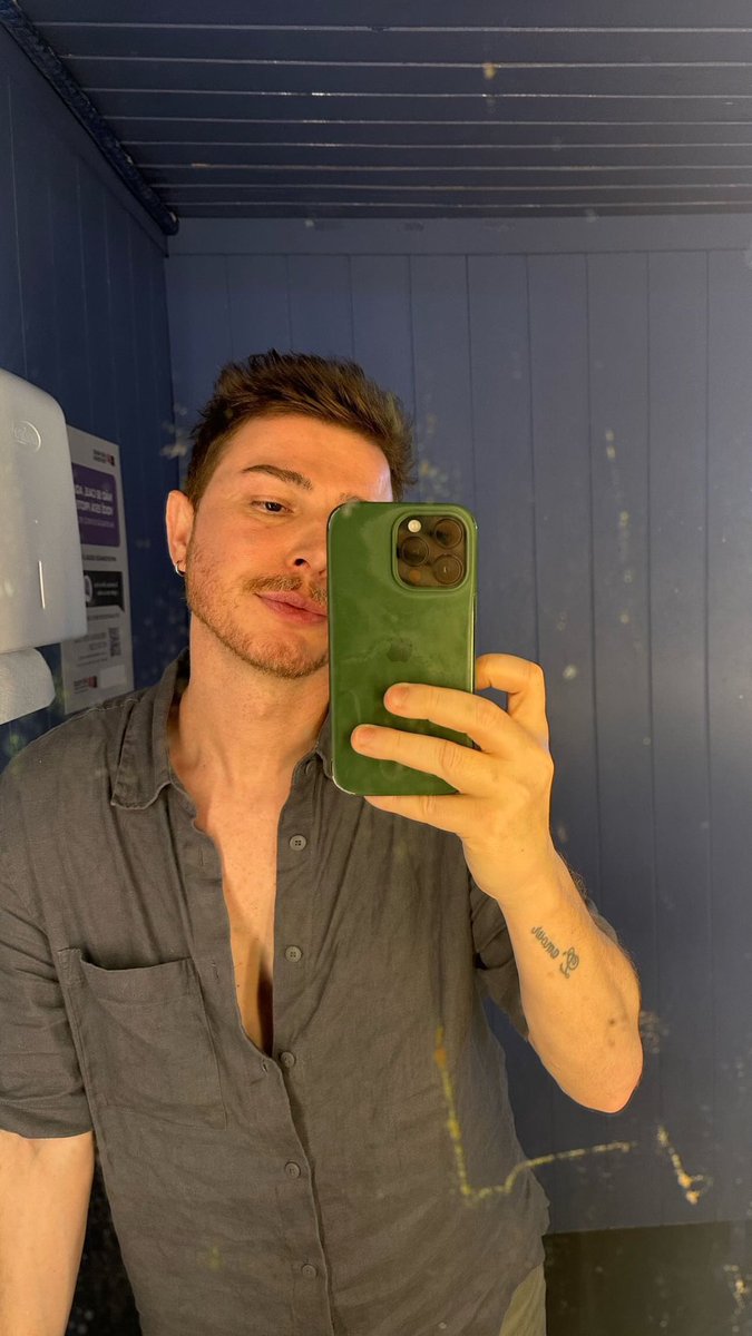 vou biscoitar de roupa pq sem roupa só quando autoestima tiver alta (nunca)!